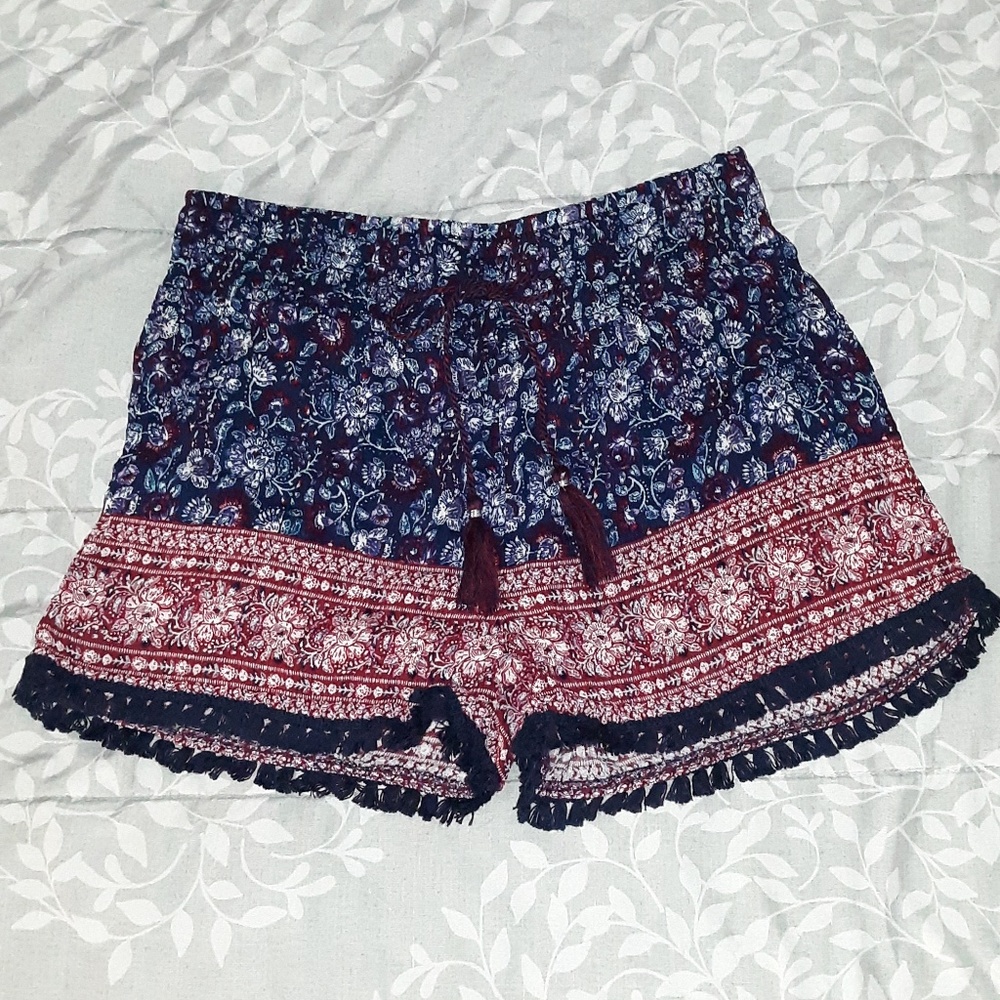 Very Cute NOBO boho flower designed shorts